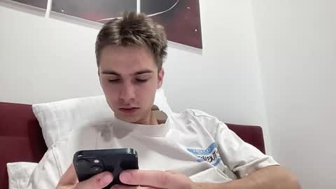 Snapshot of luis_7777 chatting on October 22, 2025, 1:11 pm Luis online show from October 22, 2025, 1:11 pm