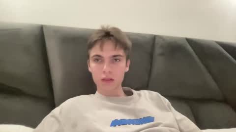 Snapshot of luis_7777 chatting on November 9, 2025, 11:25 pm Luis online show from November 9, 2025, 11:25 pm