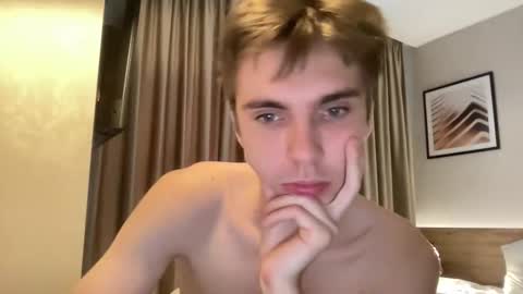 Snapshot of luis_7777 chatting on November 18, 2025, 8:30 am Luis online show from November 18, 2025, 8:30 am