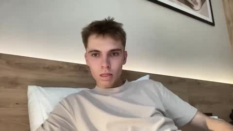 Snapshot of luis_7777 chatting on November 24, 2025, 8:36 am Luis online show from November 24, 2025, 8:36 am