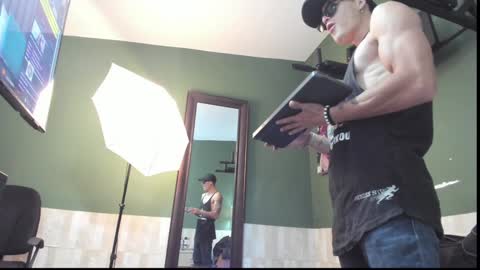 Snapshot of luis_as chatting on January 2, 2025, 12:35 pm Luis AS online show from January 2, 2025, 12:35 pm