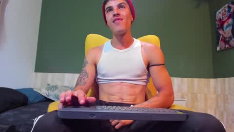 Snapshot of luis_as chatting on February 6, 2025, 1:27 am Luis AS online show from February 6, 2025, 1:27 am