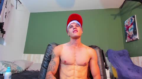 Snapshot of luis_as chatting on February 7, 2025, 2:58 pm Luis AS online show from February 7, 2025, 2:58 pm