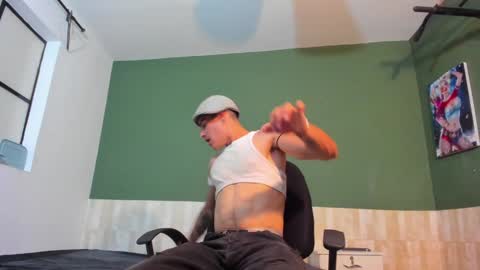Snapshot of luis_as chatting on February 7, 2025, 9:37 pm Luis AS online show from February 7, 2025, 9:37 pm