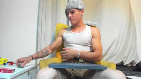 Snapshot of luis_as chatting on February 12, 2025, 11:09 pm Luis AS online show from February 12, 2025, 11:09 pm