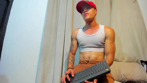 Snapshot of luis_as chatting on February 15, 2025, 2:47 am Luis AS online show from February 15, 2025, 2:47 am