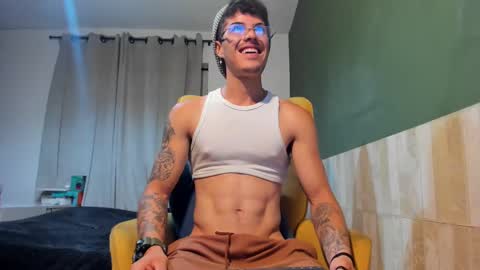 Snapshot of luis_as chatting on February 27, 2025, 9:32 am Luis AS online show from February 27, 2025, 9:32 am