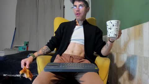 Snapshot of luis_as chatting on March 1, 2025, 11:28 am Luis AS online show from March 1, 2025, 11:28 am