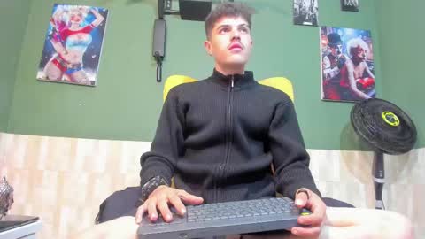 Snapshot of luis_as chatting on March 9, 2025, 11:03 am Luis AS online show from March 9, 2025, 11:03 am