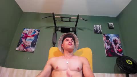 Snapshot of luis_as chatting on March 9, 2025, 2:10 pm Luis AS online show from March 9, 2025, 2:10 pm