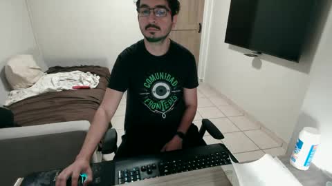 Snapshot of luis_flr chatting on March 10, 2025, 3:30 pm luis_flr online show from March 10, 2025, 3:30 pm