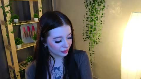Snapshot of luisaperelle chatting on June 1, 2026, 6:37 am Cutie Lui online show from June 1, 2026, 6:37 am