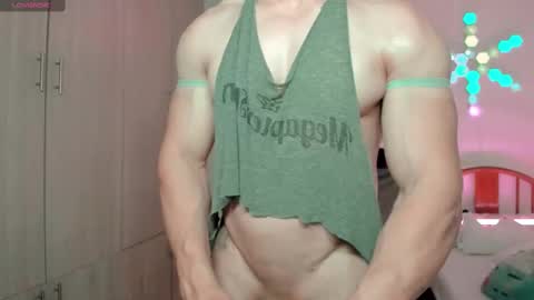 Snapshot of luisfernikesportboy chatting on February 25, 2025, 10:29 pm Luis Fer PVT IS OPEN online show from February 25, 2025, 10:29 pm
