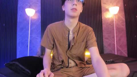 luixdust1 online show from November 5, 2025, 5:07 am