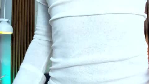 Snapshot of lukacastillo chatting on November 10, 2025, 8:41 pm Luka Castillo online show from November 10, 2025, 8:41 pm