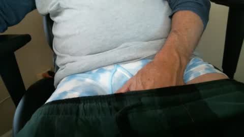 Snapshot of luke7711 chatting on December 11, 2024, 2:11 pm luke7711 online show from December 11, 2024, 2:11 pm