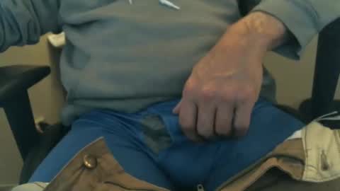 Snapshot of luke7711 chatting on November 21, 2025, 10:52 pm luke7711 online show from November 21, 2025, 10:52 pm