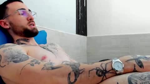 Snapshot of luke_davis01 chatting on February 14, 2025, 5:03 pm LUKE online show from February 14, 2025, 5:03 pm