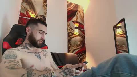 Snapshot of luke_davis01 chatting on October 22, 2025, 3:51 am LUKE online show from October 22, 2025, 3:51 am