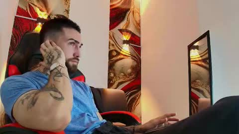 Snapshot of luke_davis01 chatting on October 24, 2025, 1:40 pm LUKE online show from October 24, 2025, 1:40 pm