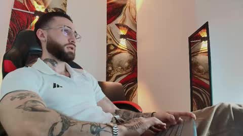 Snapshot of luke_davis01 chatting on November 5, 2025, 1:22 pm LUKE online show from November 5, 2025, 1:22 pm