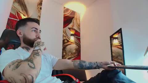 Snapshot of luke_davis01 chatting on November 11, 2025, 1:22 pm LUKE online show from November 11, 2025, 1:22 pm