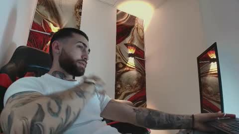 Snapshot of luke_davis01 chatting on December 16, 2025, 1:05 pm LUKE online show from December 16, 2025, 1:05 pm