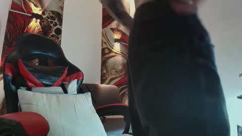 Snapshot of luke_davis01 chatting on December 17, 2025, 1:17 pm LUKE online show from December 17, 2025, 1:17 pm