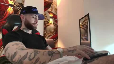 Snapshot of luke_davis01 chatting on December 19, 2025, 1:07 pm LUKE online show from December 19, 2025, 1:07 pm