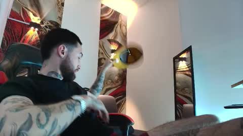 Snapshot of luke_davis01 chatting on December 22, 2025, 1:19 pm LUKE online show from December 22, 2025, 1:19 pm