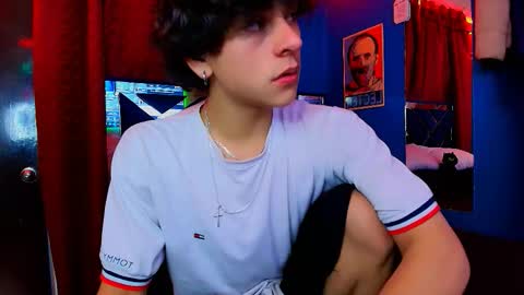 Snapshot of luke_howland chatting on January 17, 2026, 2:05 am Luke online show from January 17, 2026, 2:05 am