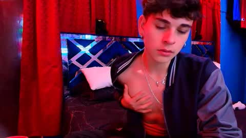 Snapshot of luke_howland chatting on February 19, 2026, 2:51 am Luke online show from February 19, 2026, 2:51 am