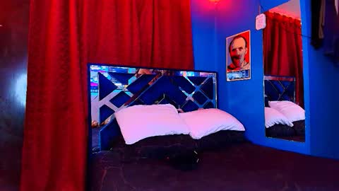 Snapshot of luke_howland chatting on February 24, 2026, 2:20 am Luke online show from February 24, 2026, 2:20 am