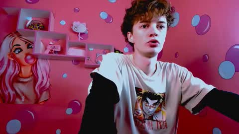 Snapshot of luke_sweet chatting on December 3, 2025, 11:19 am Luke online show from December 3, 2025, 11:19 am