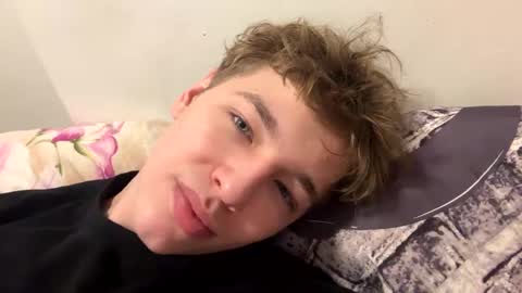 Snapshot of lukedesirable chatting on January 10, 2025, 8:26 pm lukedesirable online show from January 10, 2025, 8:26 pm