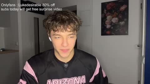 Snapshot of lukedesirable chatting on February 20, 2026, 9:04 pm lukedesirable online show from February 20, 2026, 9:04 pm