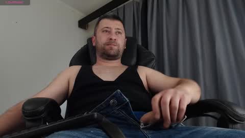 Snapshot of lukkee30 chatting on November 11, 2025, 11:54 am Sir Alex online show from November 11, 2025, 11:54 am