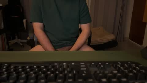 Snapshot of lukko33 chatting on December 18, 2025, 5:02 am lukko33 online show from December 18, 2025, 5:02 am