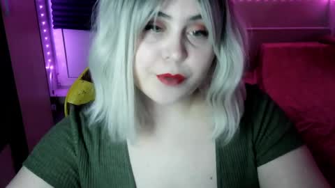 lulovia online show from April 10, 2026, 10:25 pm