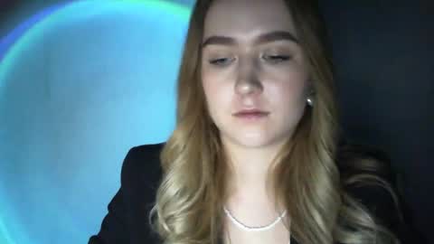 Lulu Baby18 online show from February 6, 2025, 10:00 pm