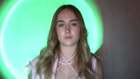 Lulu Baby18 online show from February 11, 2025, 3:51 pm