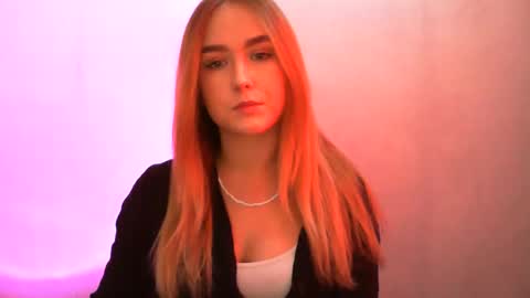 Lulu Baby18 online show from February 15, 2025, 1:27 pm