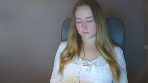 Snapshot of lulu_baby1 chatting on January 7, 2026, 8:33 pm Lulu Baby18 online show from January 7, 2026, 8:33 pm