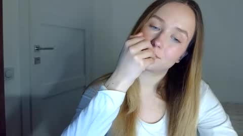 Snapshot of lulu_baby1 chatting on February 10, 2026, 8:46 pm Lulu Baby18 online show from February 10, 2026, 8:46 pm