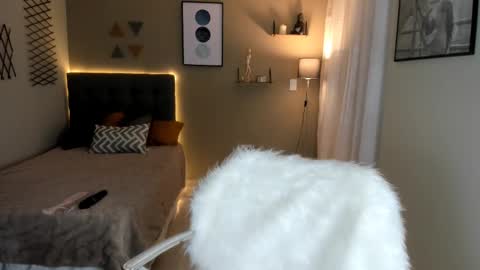 Lau  online show from March 4, 2025, 1:17 pm