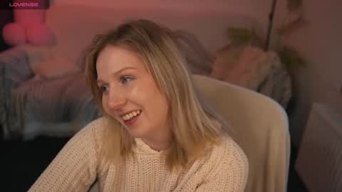 lulu_lovett online show from February 14, 2025, 10:59 am