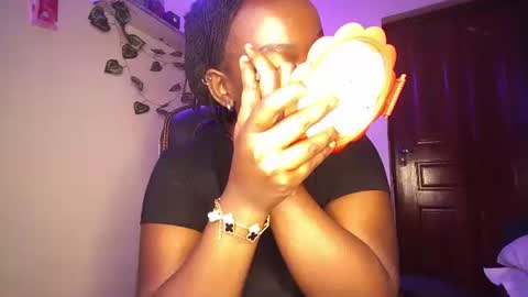 Snapshot of lulu_sparks1 chatting on October 22, 2025, 7:08 am lulu_sparks1 online show from October 22, 2025, 7:08 am