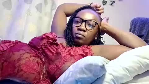 Snapshot of lulu_sparks1 chatting on November 16, 2025, 1:22 am lulu_sparks1 online show from November 16, 2025, 1:22 am