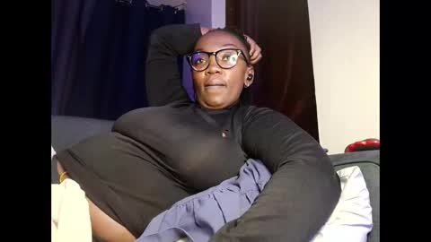 Snapshot of lulu_sparks1 chatting on November 24, 2025, 6:24 am lulu_sparks1 online show from November 24, 2025, 6:24 am