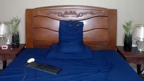 lulu_wild online show from October 10, 2025, 11:53 am